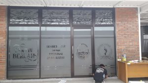 sticker cutting kaca pemda